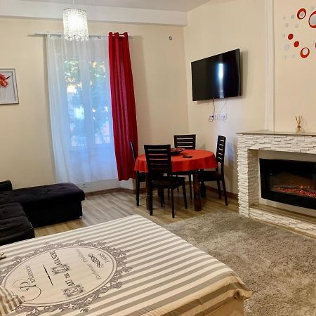 Splendide Studio Au Coeur Historique De Frejus Apartment Exterior foto
