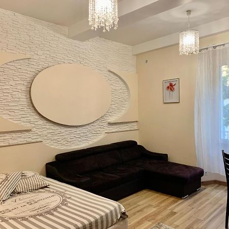 Splendide Studio Au Coeur Historique De Frejus Apartment Exterior foto
