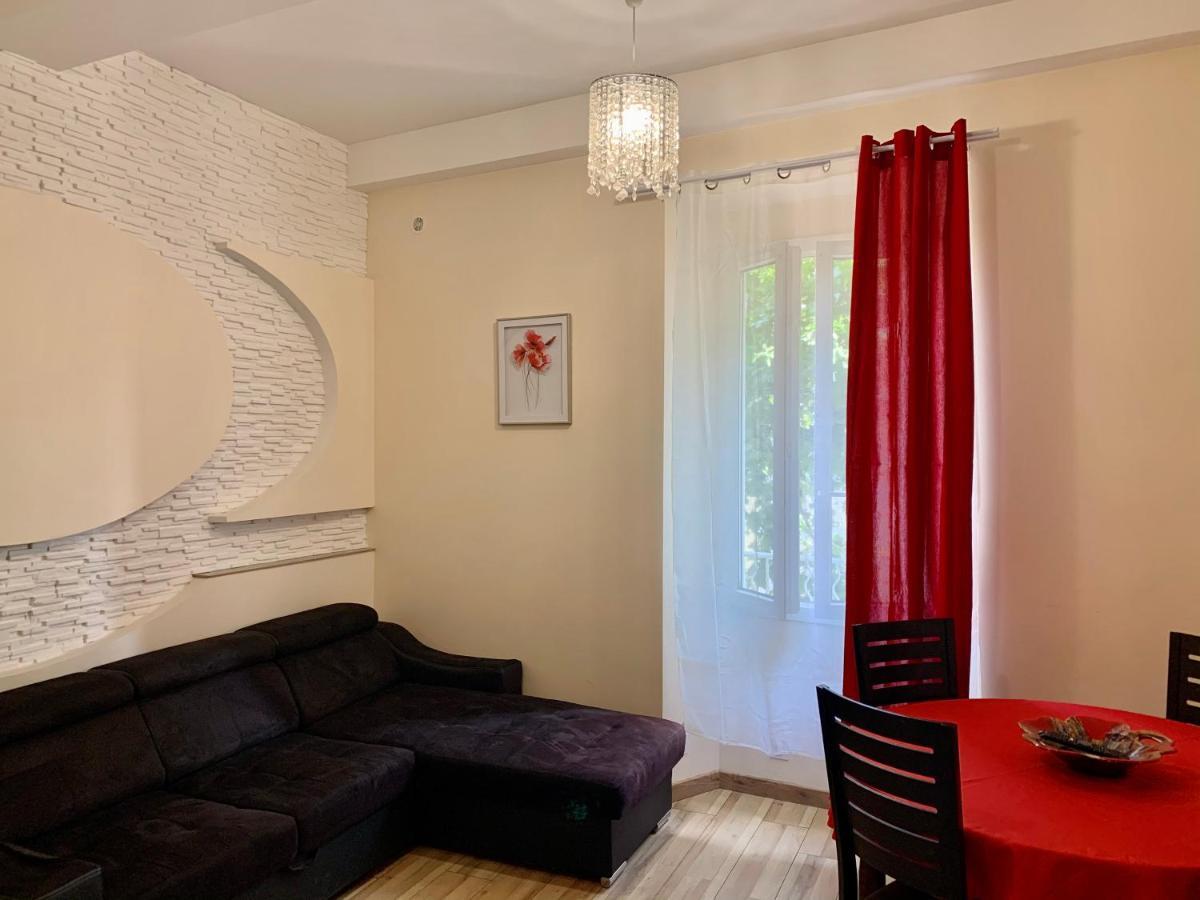 Splendide Studio Au Coeur Historique De Frejus Apartment Exterior foto