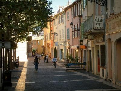 Splendide Studio Au Coeur Historique De Frejus Apartment Exterior foto