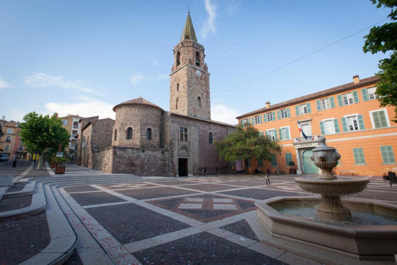 Splendide Studio Au Coeur Historique De Frejus Apartment Exterior foto
